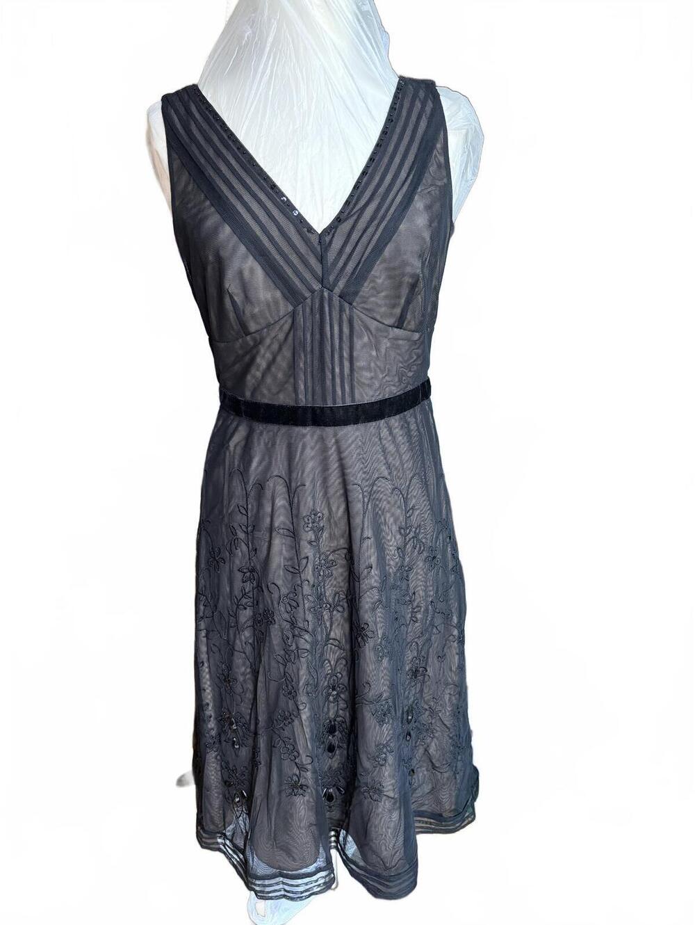 LOFT Black Mesh Embroidered Dress with V-Neck and Waistband – Women’s Size 8